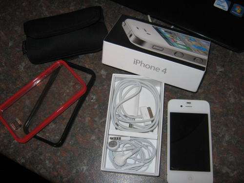 Like new apple iPhone 4 @ 1R no reserve!!!!!!!!!used ones!